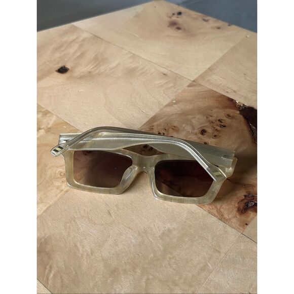 Le Specs Hero Alt Fit Sunglasses in Gold Glitter 53-18 145 main image 4